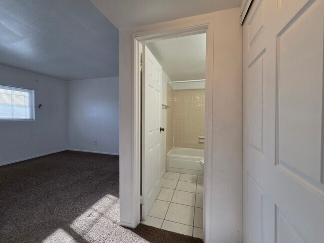 Building Photo - 4368 N Vornsand Dr