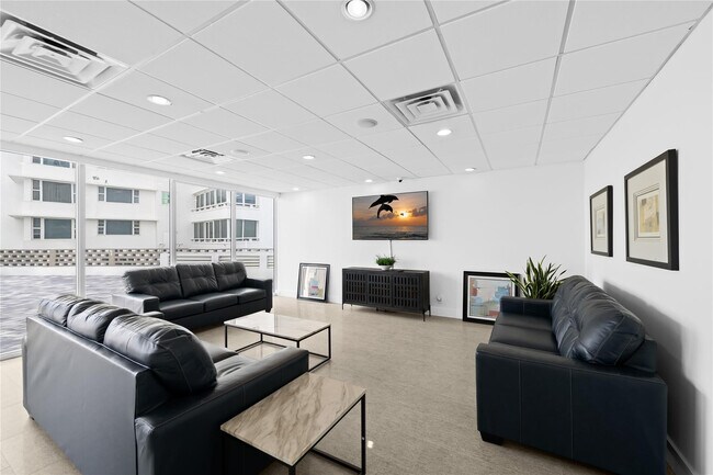 Building Photo - 3700 Galt Ocean Dr