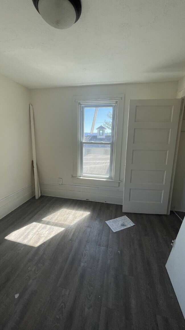 Building Photo - Discover Potential: Prime Location for Your Next Venture at 410-412 Parker Avenue, Scottdale!