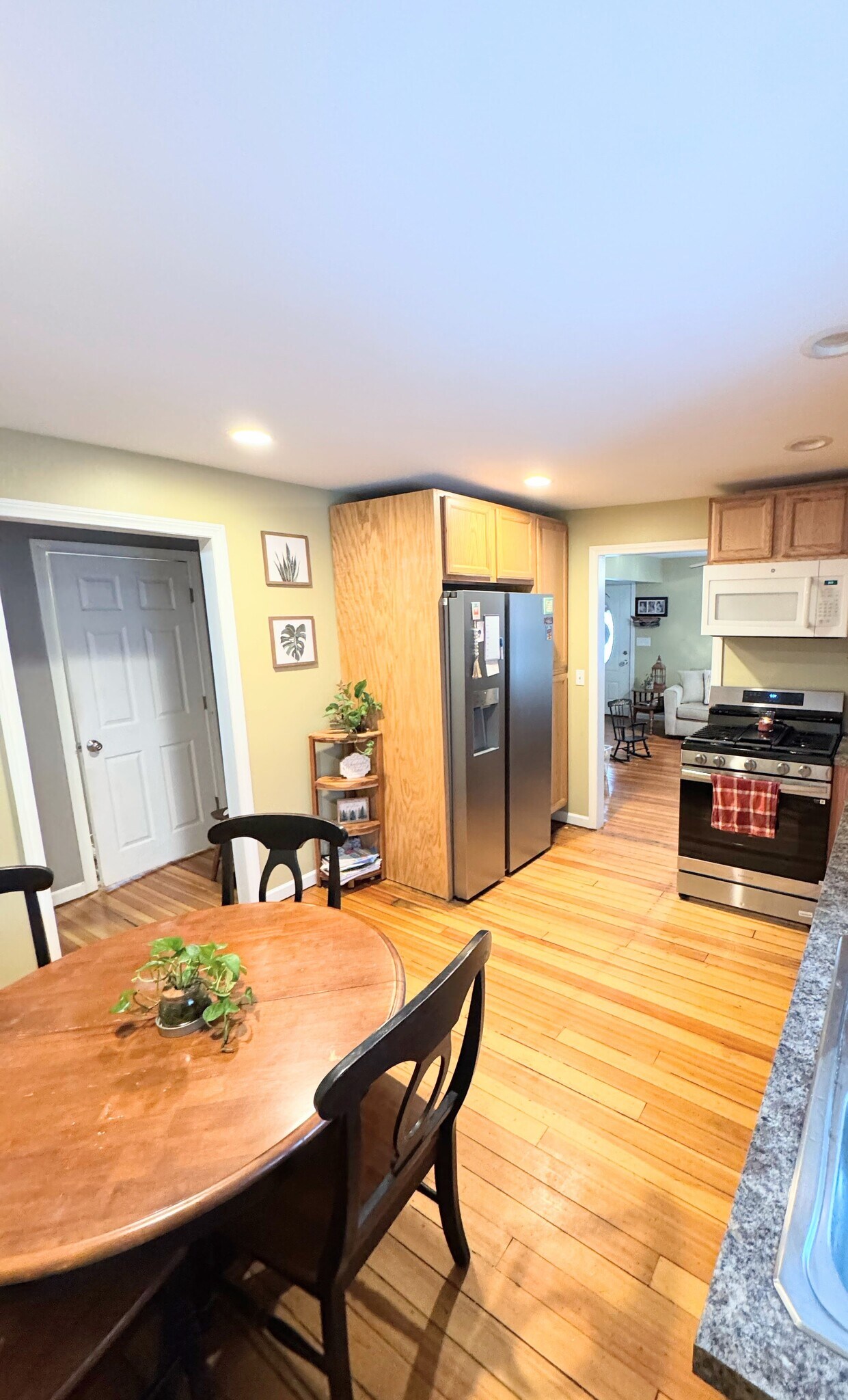 Building Photo - 36 Fowler St