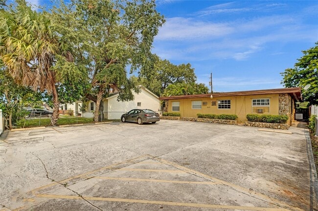 Building Photo - 2525 Superior St