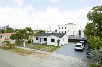 Building Photo - 6791 SW 25th St