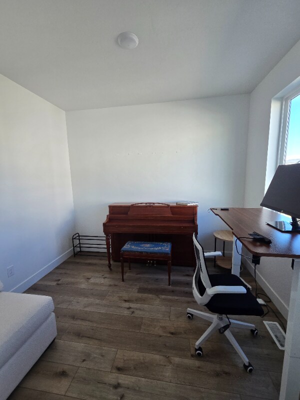 Building Photo - 896 N 560 W St