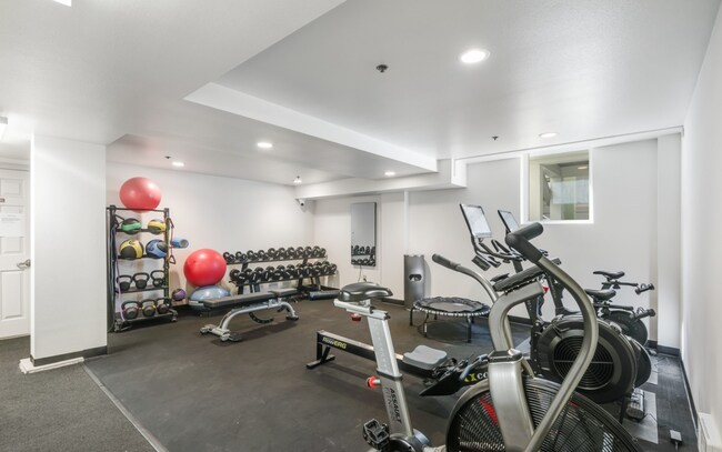 Building Photo - $500 Off First Month's Rent!!!! Charming One-Bedroom near Downtown Seattle!!!