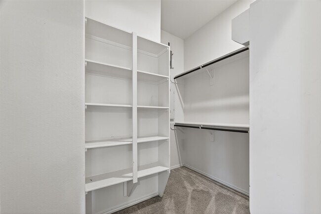 Building Photo - 3610 Brattain Dr