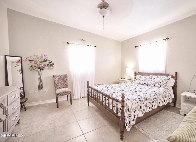 Building Photo - 3236 Richmond Ave