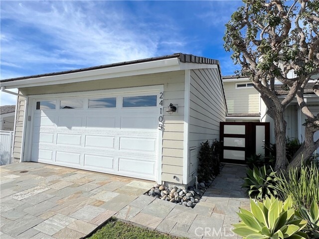 Building Photo - 24105 Gourami Bay