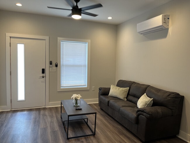 Building Photo - 201 S Grace St