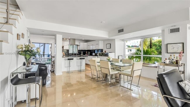 Building Photo - 10090 Bay Harbor Terrace