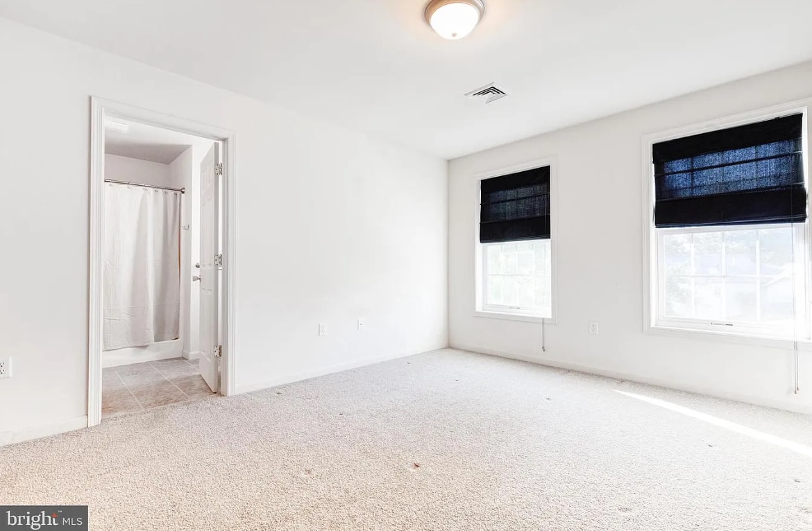 Building Photo - 504 W Perry St