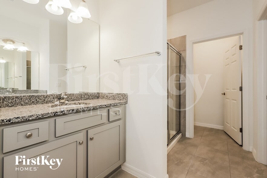 Building Photo - 515 Crown Rose Dr