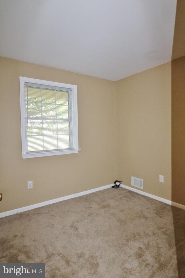 Building Photo - 6061 Dawn Dr