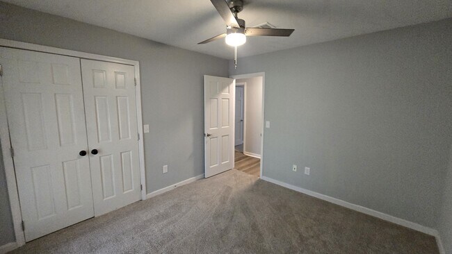 Building Photo - 405 Brentwood Dr