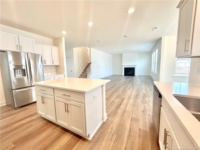 Building Photo - 282 Creekhaven Dr