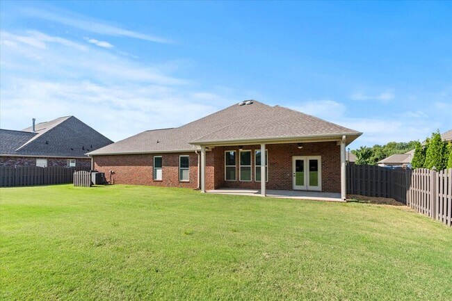 Building Photo - 121 Hilltop Ridge Dr