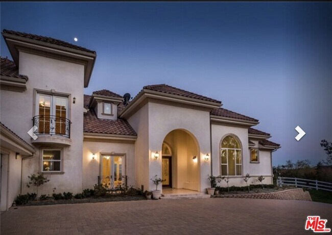 Building Photo - 232 Saddlebow Rd