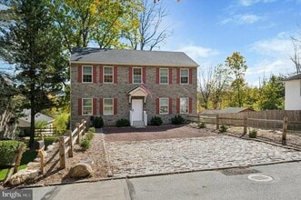 Building Photo - 605 Tabak Ave