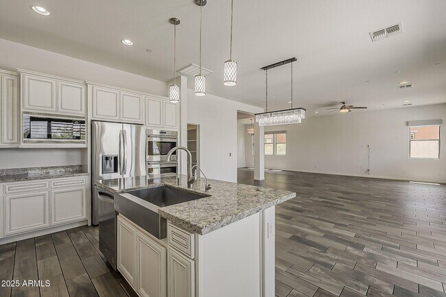 Building Photo - 17360 N 96th Way