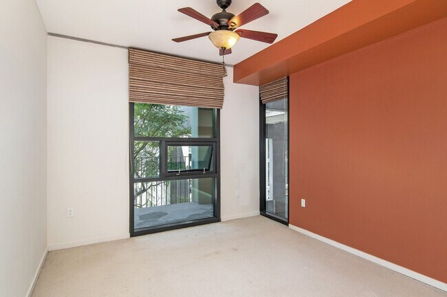 Building Photo - Modern Downtown 1 Bedroom with balcony at ...
