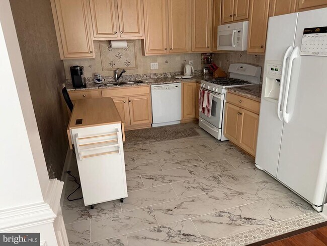 Building Photo - 20831 Adams Mill Pl