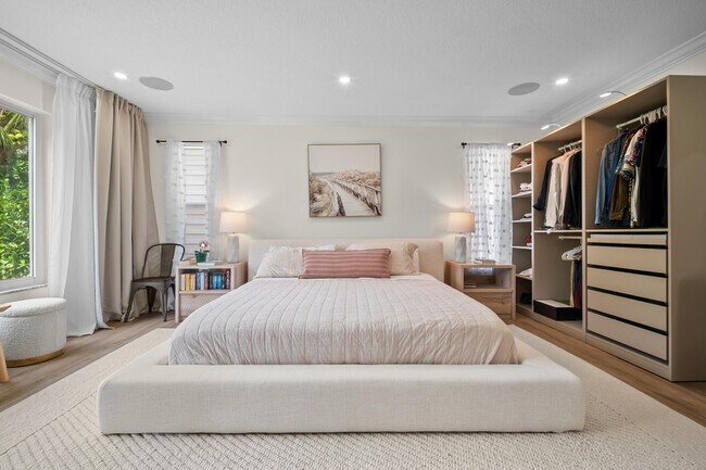 Building Photo - 2421 SW 29th Way