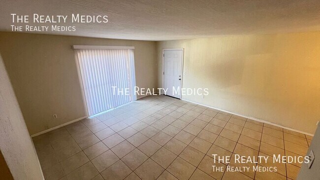 Building Photo - 2130 Forest Knoll Dr NE