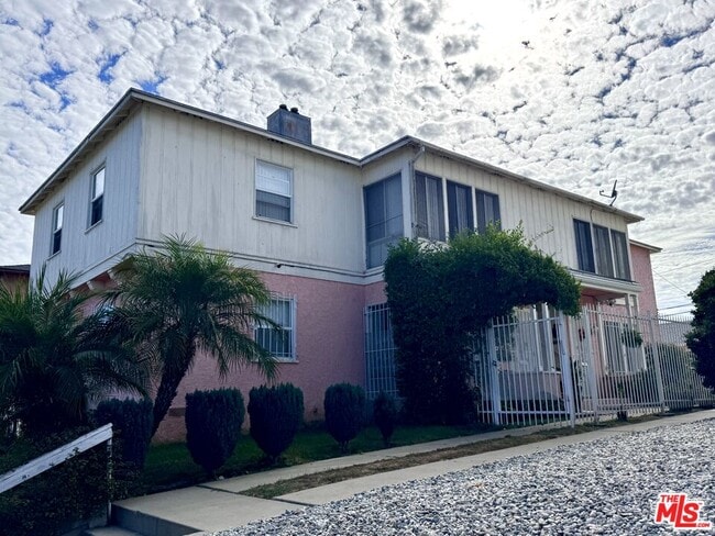 Building Photo - 8211 Crenshaw Dr