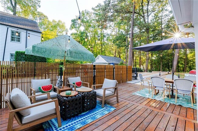 Building Photo - 4006 N Stratford Rd NE