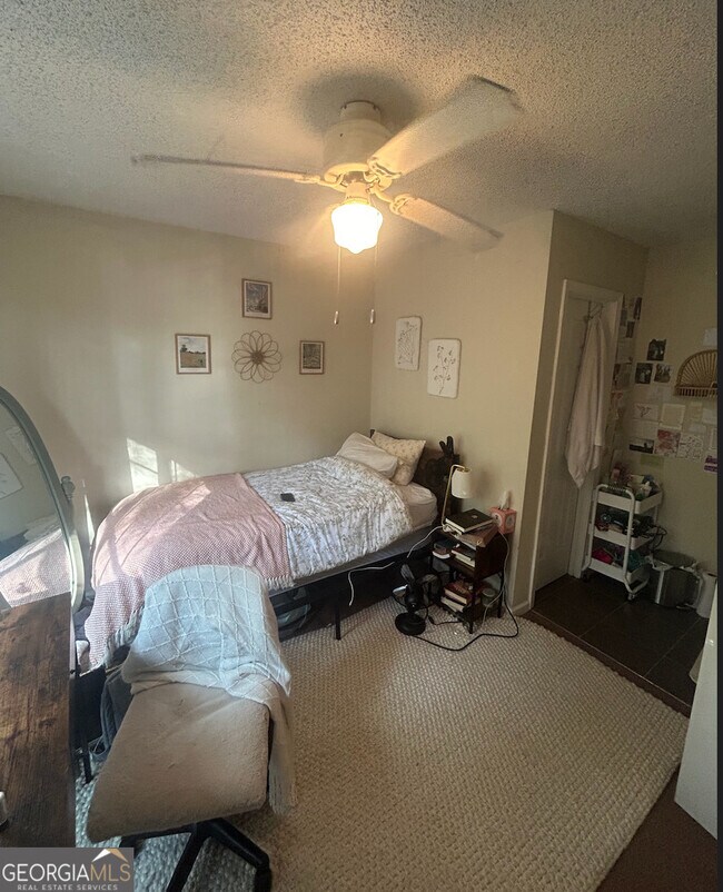 Building Photo - 215 Hodgson Dr