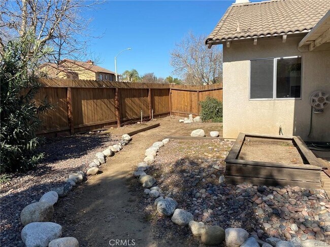 Building Photo - 24403 Stallion Ct