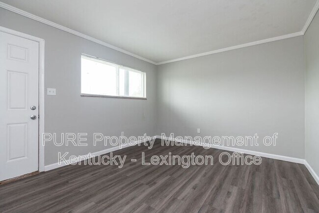 Building Photo - 1685 Alexandria Dr