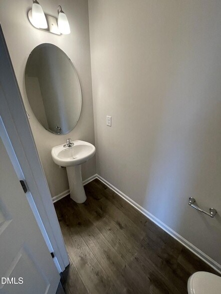 Building Photo - 1019 Peony Ln