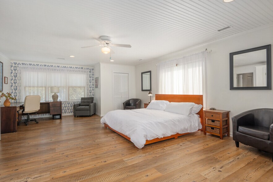 Building Photo - 50204 Snug Harbor Dr