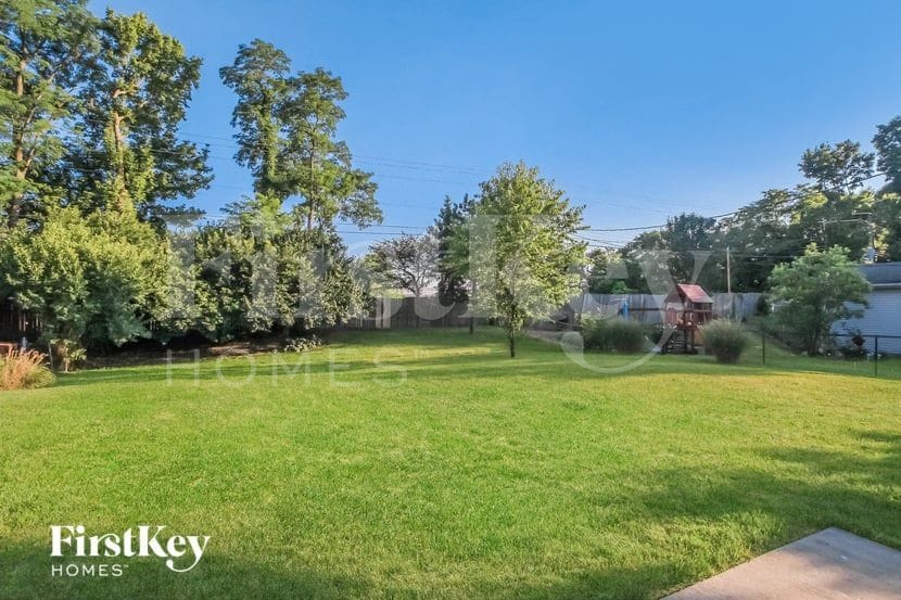 Building Photo - 8635 Coran Dr