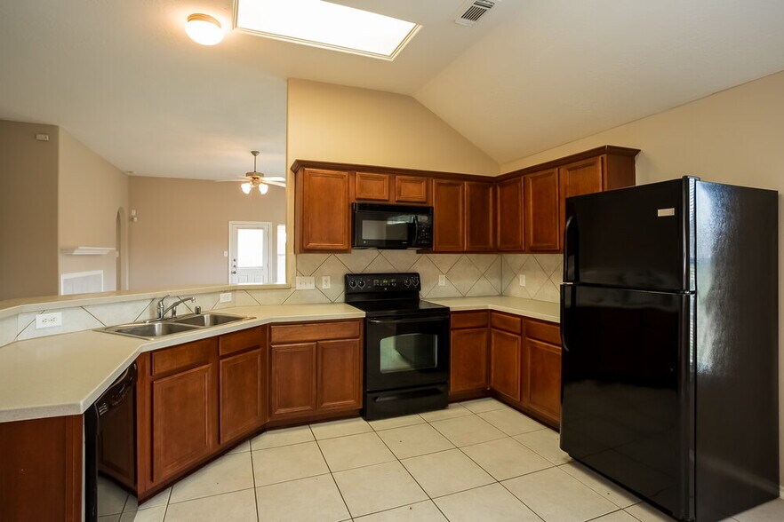 Building Photo - 6402 Bright Falls Ln