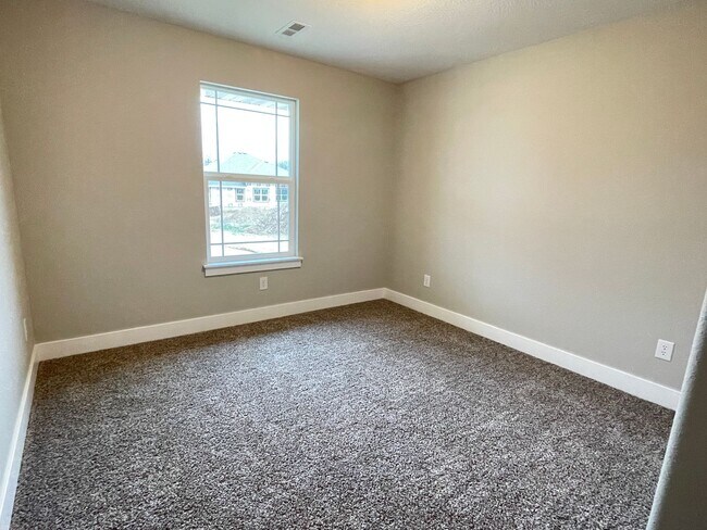 Building Photo - brand new 4/2 home