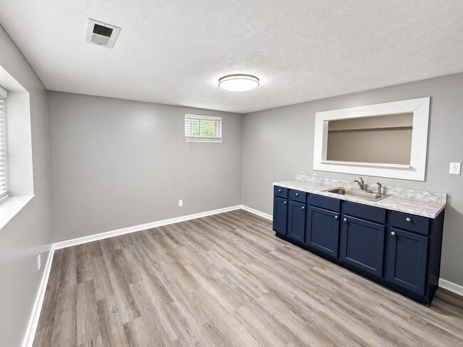 Building Photo - 5501 Landcross Dr