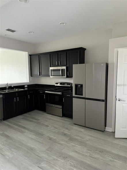 Building Photo - 4500 SW 52nd Cir
