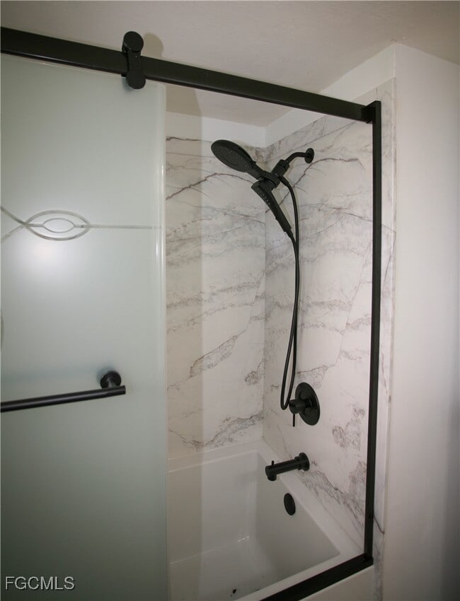 Building Photo - 1525 Covington Cir E