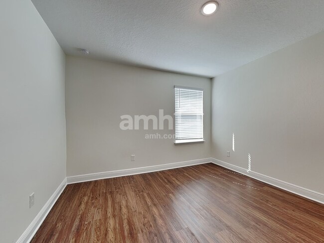 Building Photo - 1048 Lake Trudy Dr