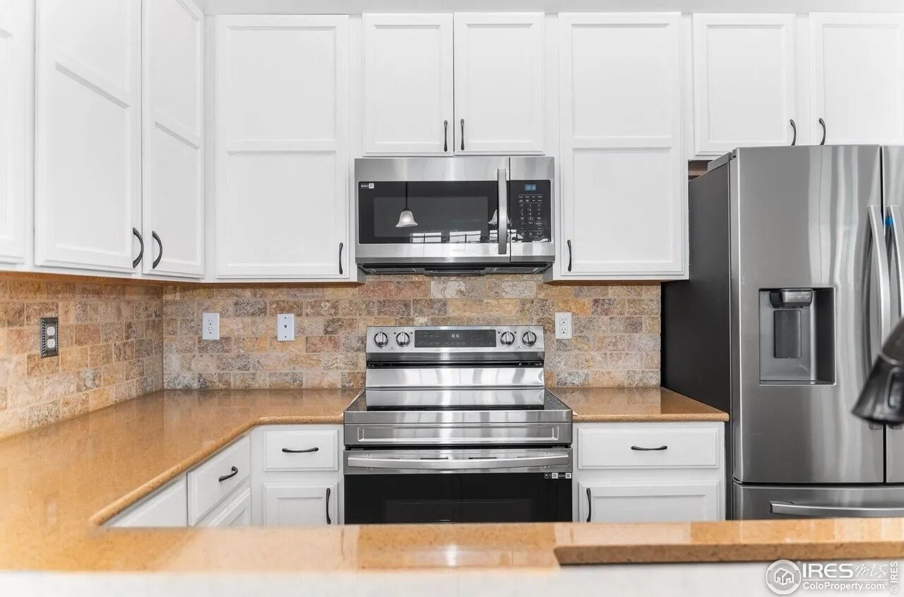 Building Photo - 5020 Cinquefoil Ln