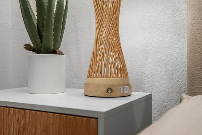 Building Photo - 5048 Bluff Pl