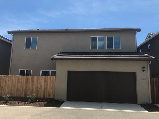 Building Photo - Brand new 4 bed 3 bath home in Natomas