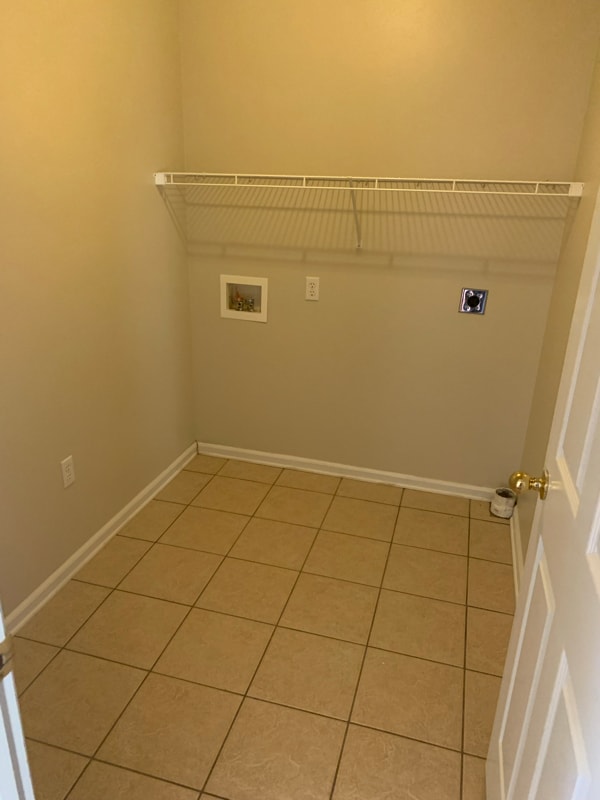 Building Photo - 530 Summer Dr