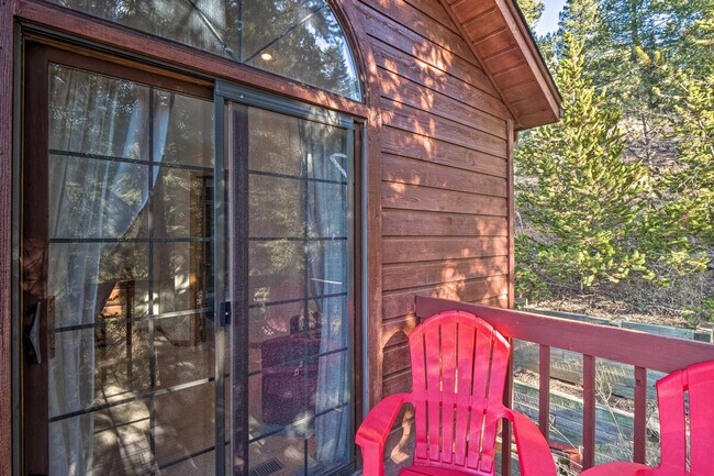 Building Photo - 1131 Pine Ridge Rd