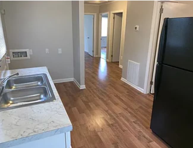 Building Photo - Charming 3BR Home with Covered Front Porch