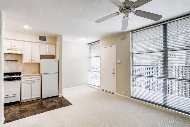 Building Photo - 1901 Whitney St