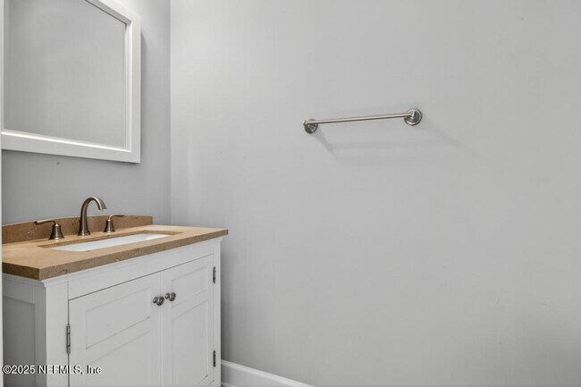 Building Photo - 1440 S Burgandy Trail