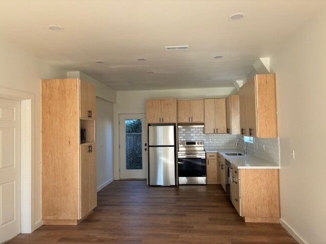 Building Photo - *** 3 Bedroom New Build In SE ! ONE MONTH FREE !!!!