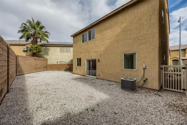 Building Photo - 4045 Oliver Sagebrush Dr